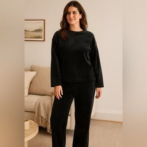 EUC House of Mae Black Black Velour Lounge Set Size Large
